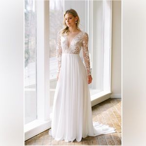 Vow’d Lyrical Wedding Dress Size 10